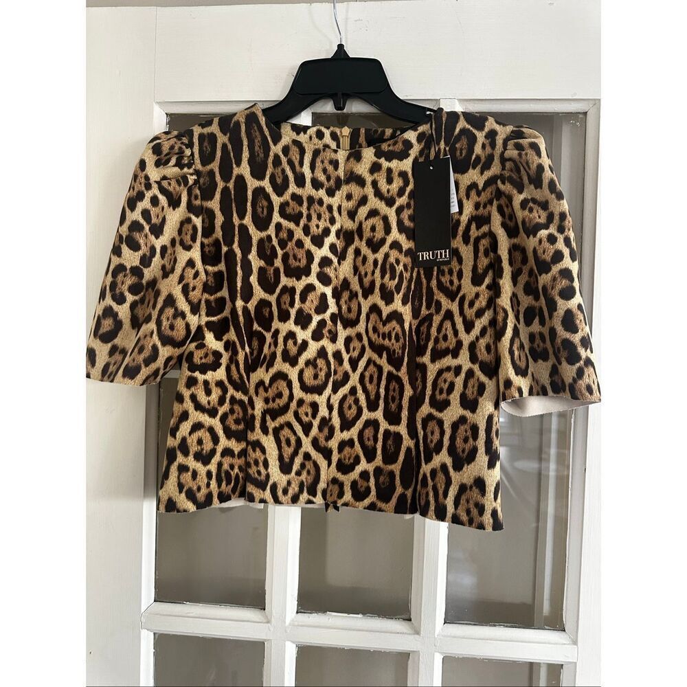 Truth animal print women's top faux cropped, puff sleeve, medium leopard print